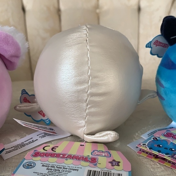 Brand New Set of 3 Squeezamals Series 3 Scented Squish Toys Slow Rise Pets - Picture 7 of 15